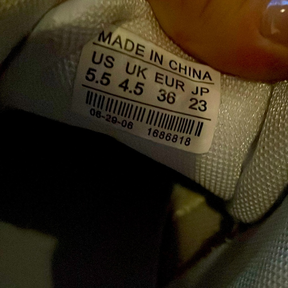 Custom Air Force 1s white with a pinkish Salmon Pink AF1 - Picture 3 of 5